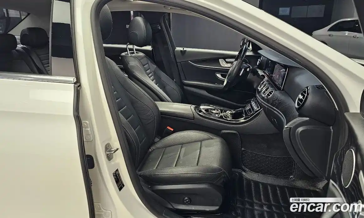 Mercedes-Benz E-Class 2017 2.0 Автомат в Москве № 195062, фото 3