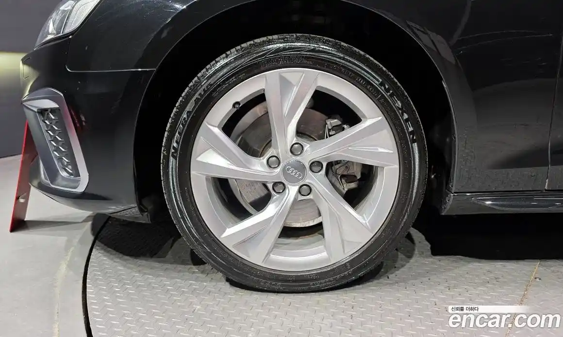 Audi A4 2021 2.0 Автомат в Москве № 195968, фото 5