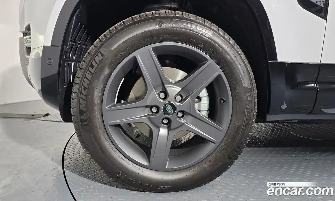 Land Rover Defender 2024 2.0 Автомат в Москве № 198031, фото 14