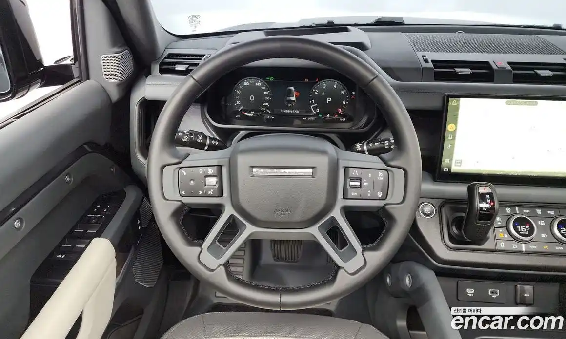 Land Rover Defender 2024 3.0 Автомат в Москве № 198042, фото 17