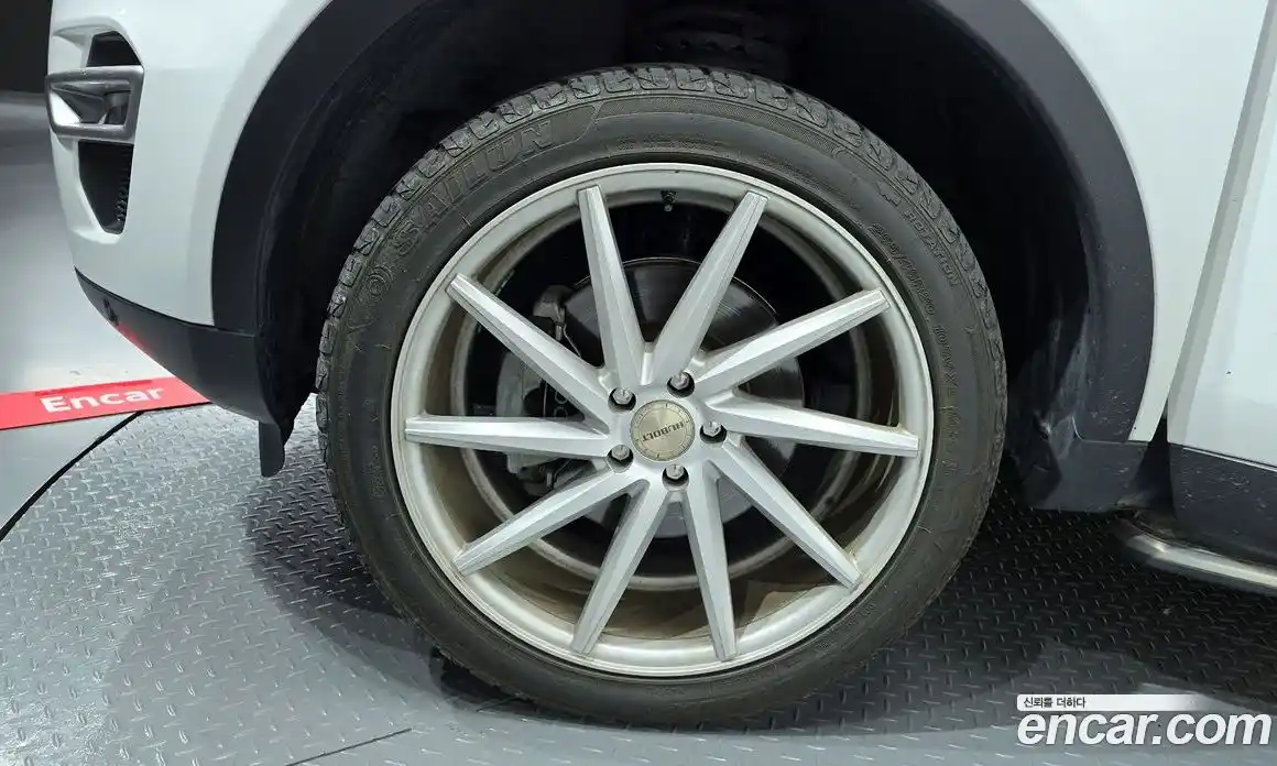 Land Rover Discovery Sport 2016 2.0 Автомат в Москве № 198261, фото 5