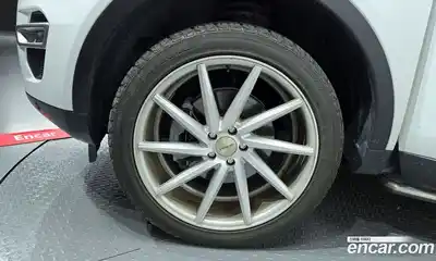 Land Rover Discovery Sport 2016 2.0 Автомат в Москве № 198261, миниатюра 5