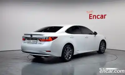 Lexus ES 2017 2.5 Автомат в Москве № 198876, миниатюра 2