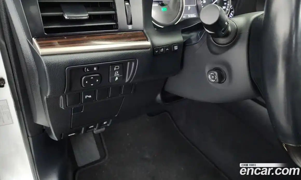 Lexus ES 2017 2.5 Автомат в Москве № 198876, фото 3