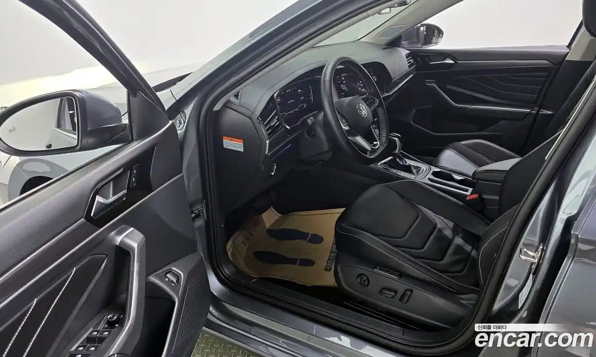 Volkswagen Jetta 2023 1.5 Автомат в Москве № 198936, фото 4