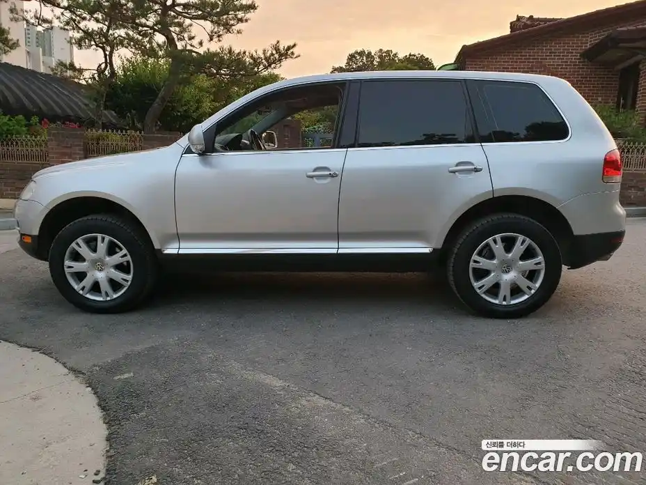 Volkswagen Touareg 2005 4.2 Автомат в Москве № 199349, фото 16