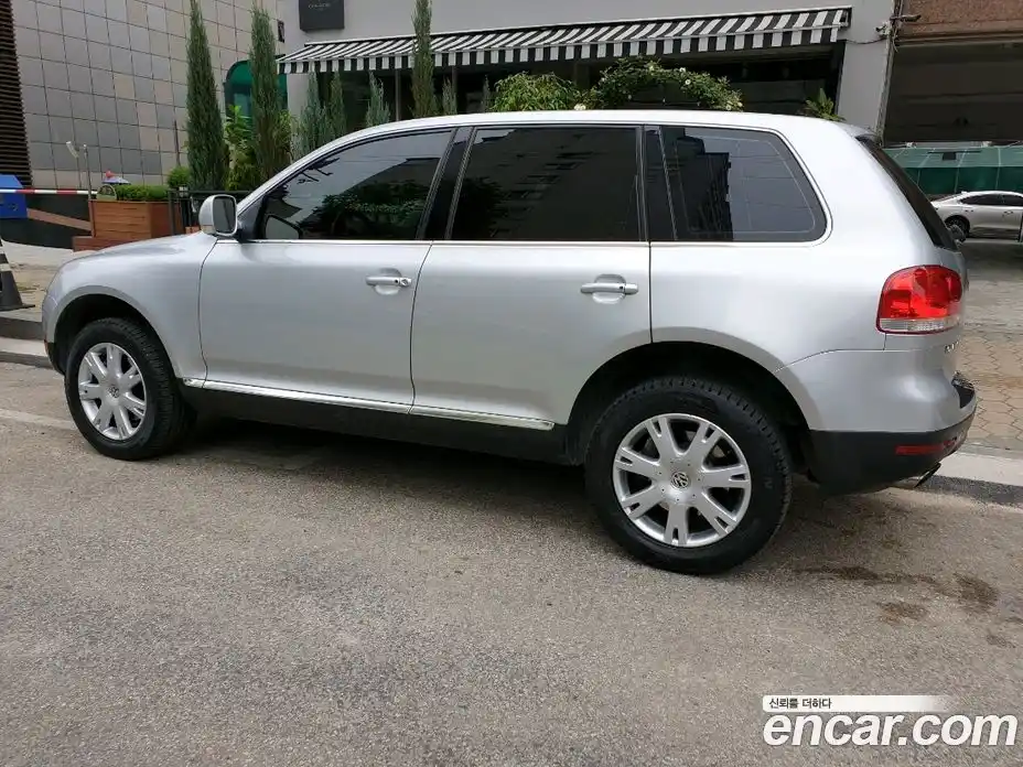 Volkswagen Touareg 2005 4.2 Автомат в Москве № 199349, фото 18
