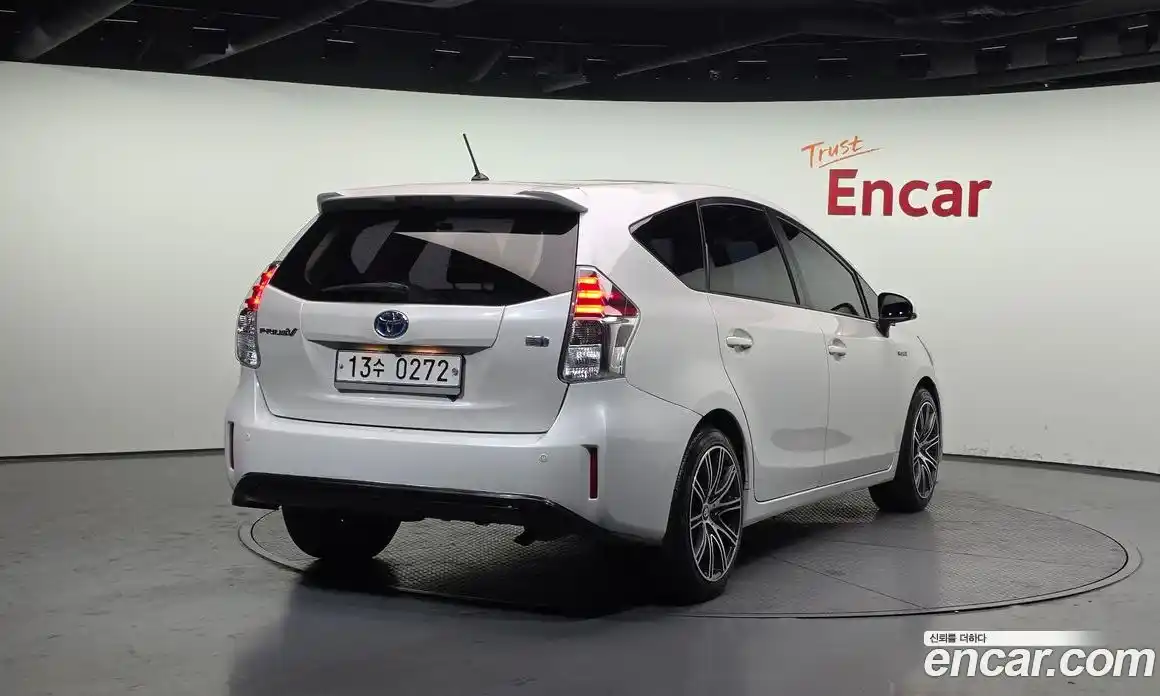 Toyota Prius 2016 1.8 Автомат в Москве № 199625, фото 12