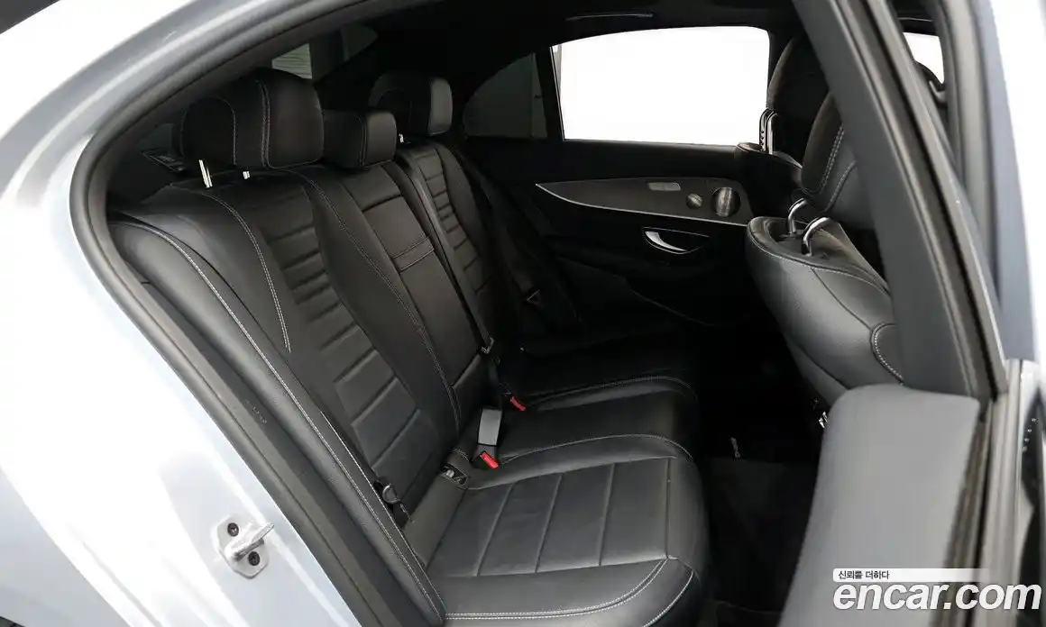 Mercedes-Benz E-Class 2023 2.0 Автомат в Москве № 200381, фото 12