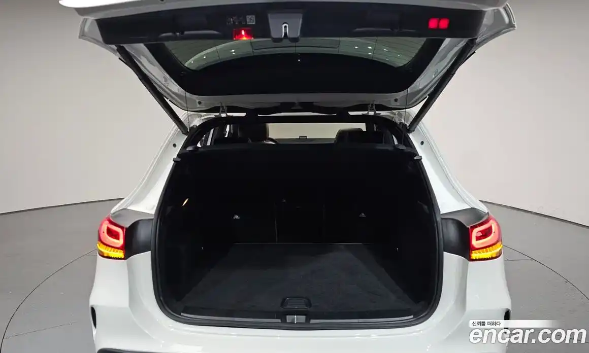 Mercedes-Benz GLA-Class 2023 2.0 Автомат в Москве № 203379, фото 19