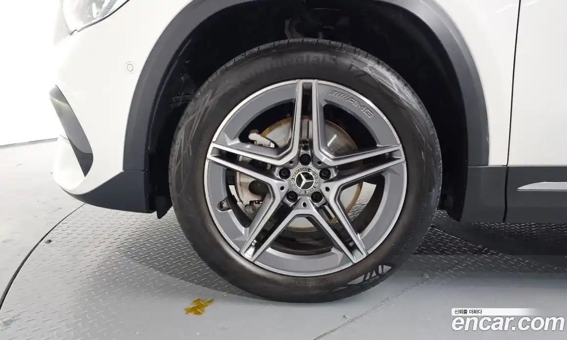 Mercedes-Benz GLA-Class 2023 2.0 Автомат в Москве № 203379, фото 2