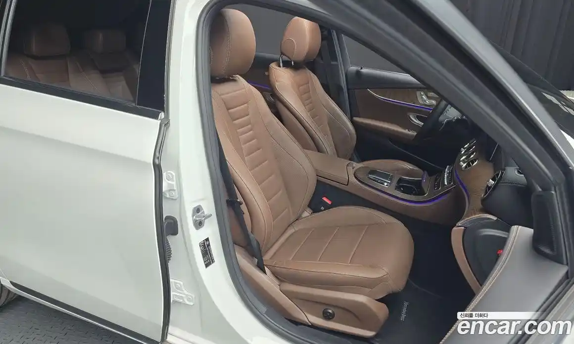 Mercedes-Benz E-Class 2023 2.0 Автомат в Москве № 205505, фото 4