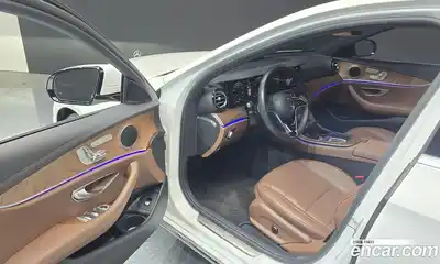 Mercedes-Benz E-Class 2023 2.0 Автомат в Москве № 205505, миниатюра 9