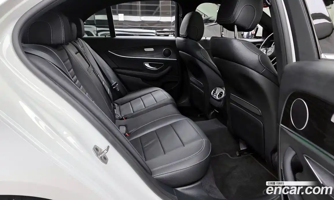 Mercedes-Benz E-Class 2022 2.0 Автомат в Москве № 207677, фото 18