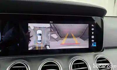 Mercedes-Benz E-Class 2022 2.0 Автомат в Москве № 207677, миниатюра 2