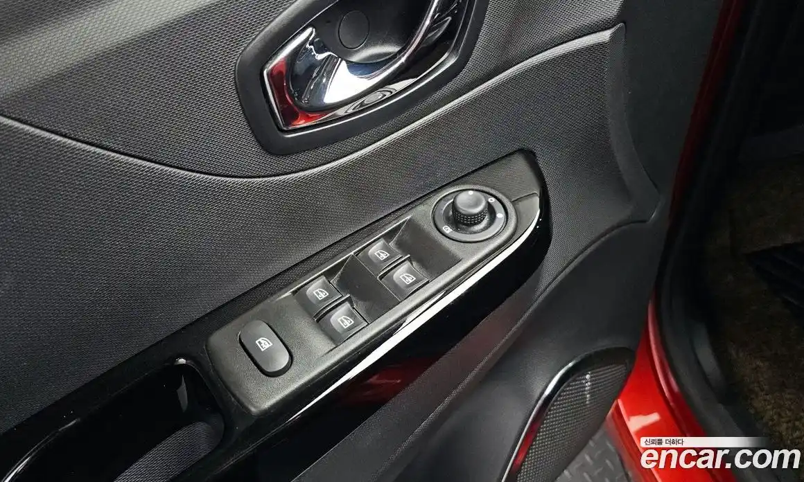 Renault QM3 2015 1.5 Автомат в Москве № 209432, фото 14