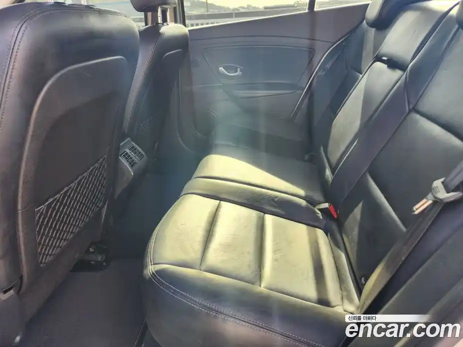 Renault SM3 2010 1.6 Автомат в Москве № 210016, фото 18