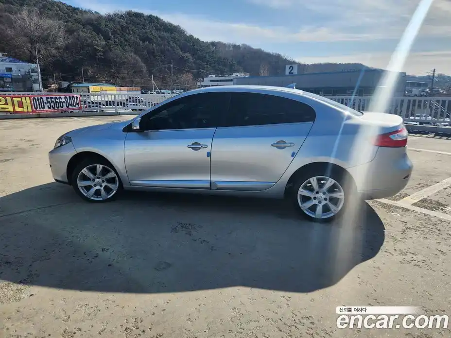 Renault SM3 2010 1.6 Автомат в Москве № 210016, фото 3