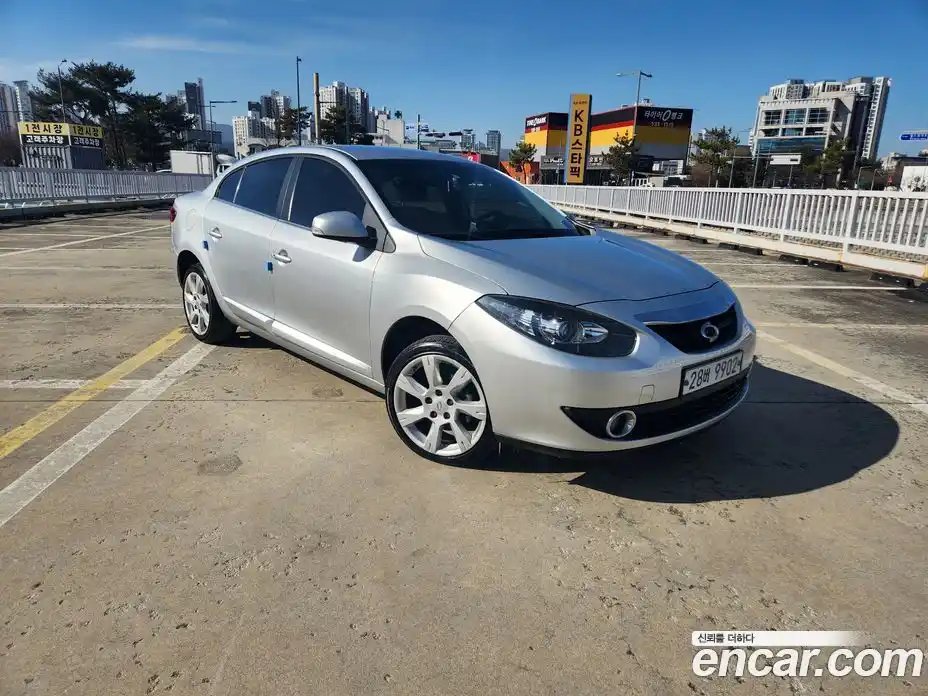 Renault SM3 2010 1.6 Автомат в Москве № 210016, фото 9