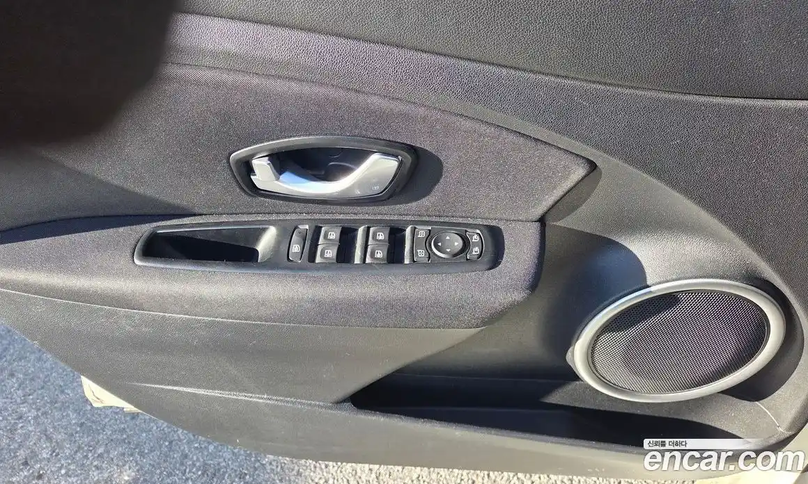 Renault SM3 2014 1.6 Автомат в Москве № 210053, фото 16