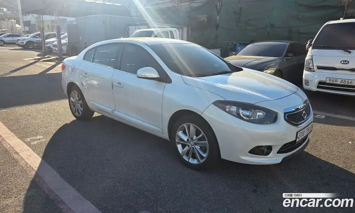 Renault SM3 2014 1.6 Автомат в Москве № 210053, фото 3