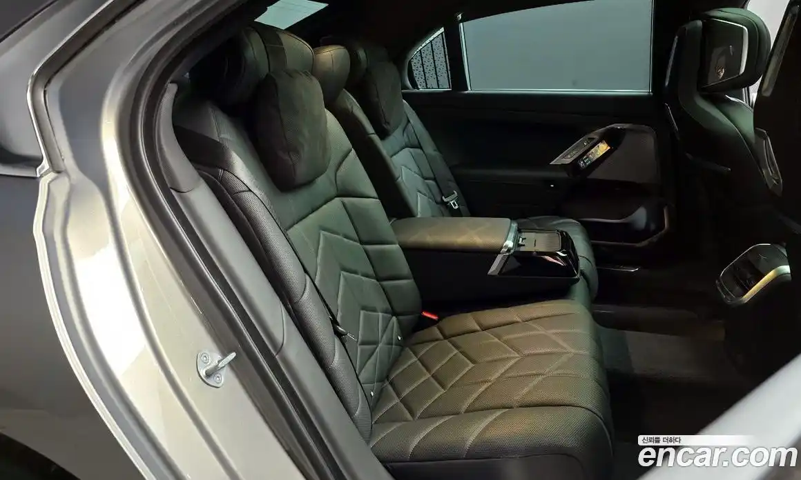 BMW 7-Series 2024 3.0 Автомат в Москве № 210362, фото 20