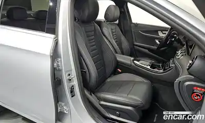 Mercedes-Benz E-Class 2022 2.0 Автомат в Москве № 211988, миниатюра 11