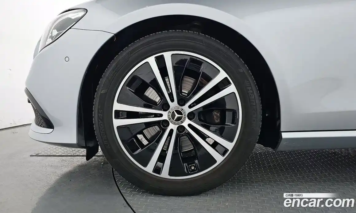 Mercedes-Benz E-Class 2022 2.0 Автомат в Москве № 211988, фото 13