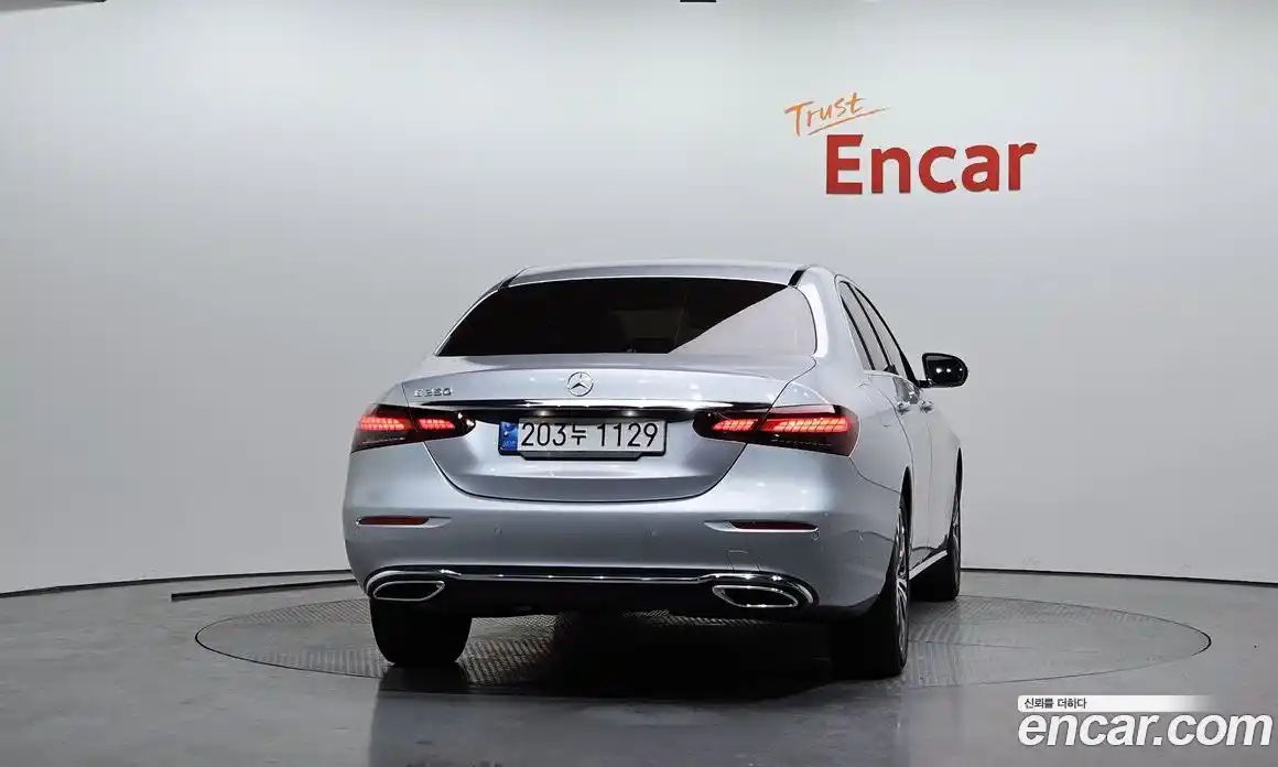 Mercedes-Benz E-Class 2022 2.0 Автомат в Москве № 211988, фото 15