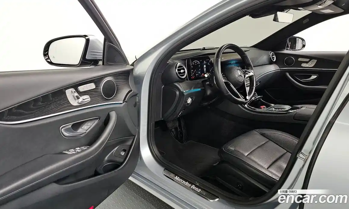 Mercedes-Benz E-Class 2022 2.0 Автомат в Москве № 211988, фото 17