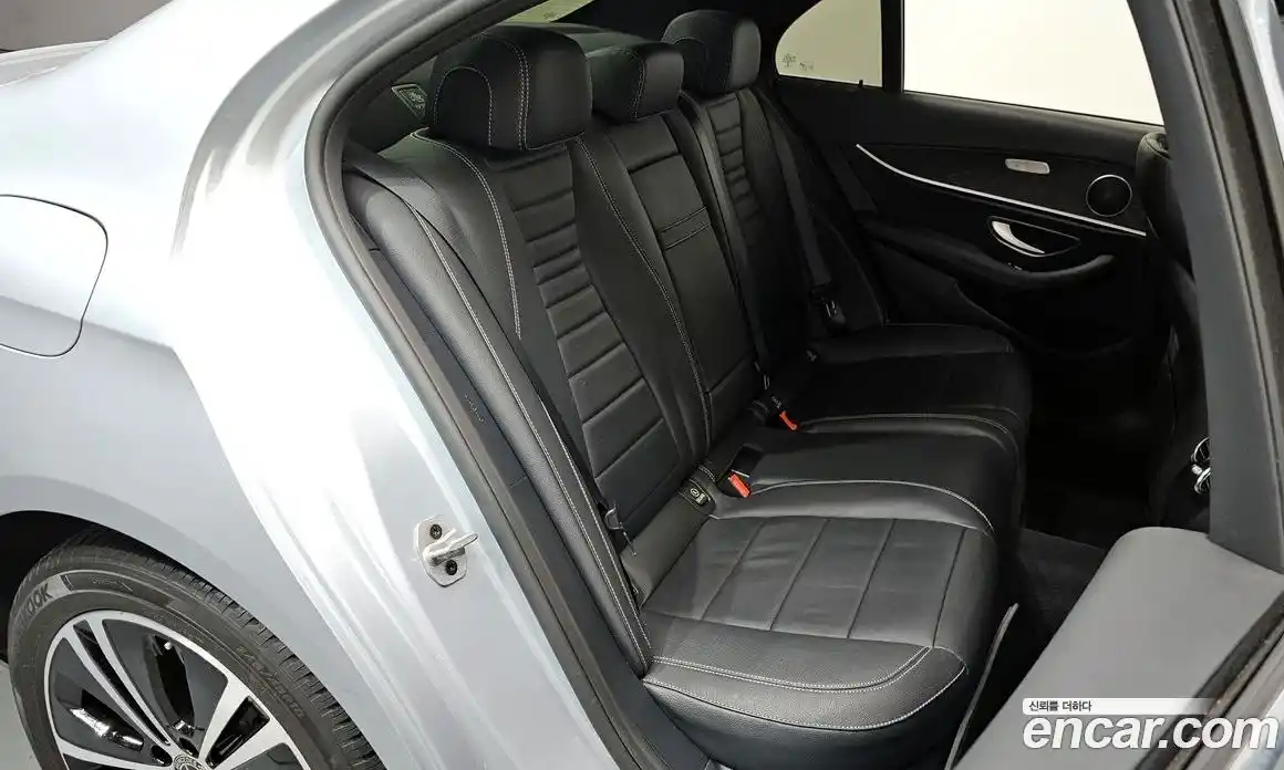 Mercedes-Benz E-Class 2022 2.0 Автомат в Москве № 211988, фото 9