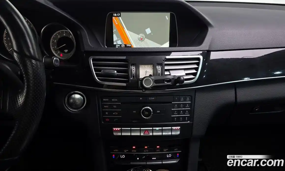 Mercedes-Benz E-Class 2016 3.5 Автомат в Москве № 212170, фото 16