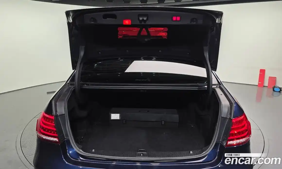 Mercedes-Benz E-Class 2016 3.5 Автомат в Москве № 212170, фото 18