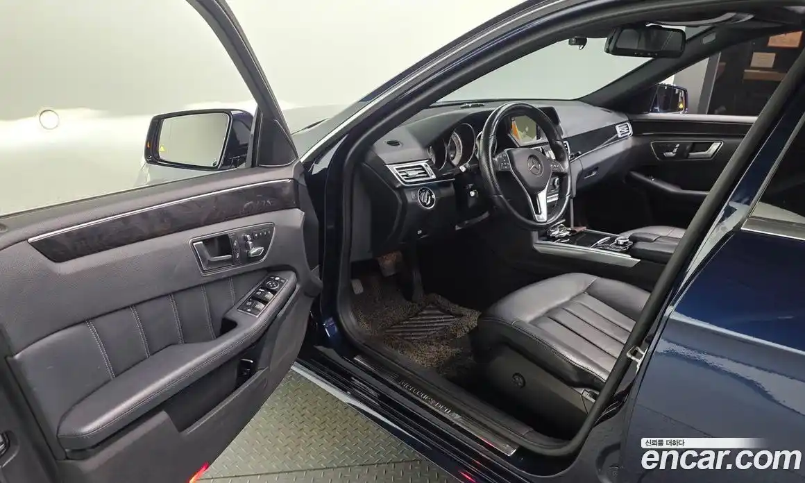 Mercedes-Benz E-Class 2016 3.5 Автомат в Москве № 212170, фото 19