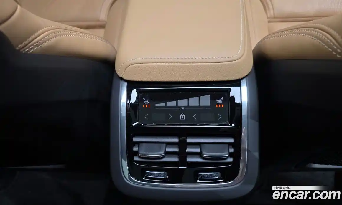 Volvo XC60 2022 2.0 Автомат в Москве № 212819, фото 19