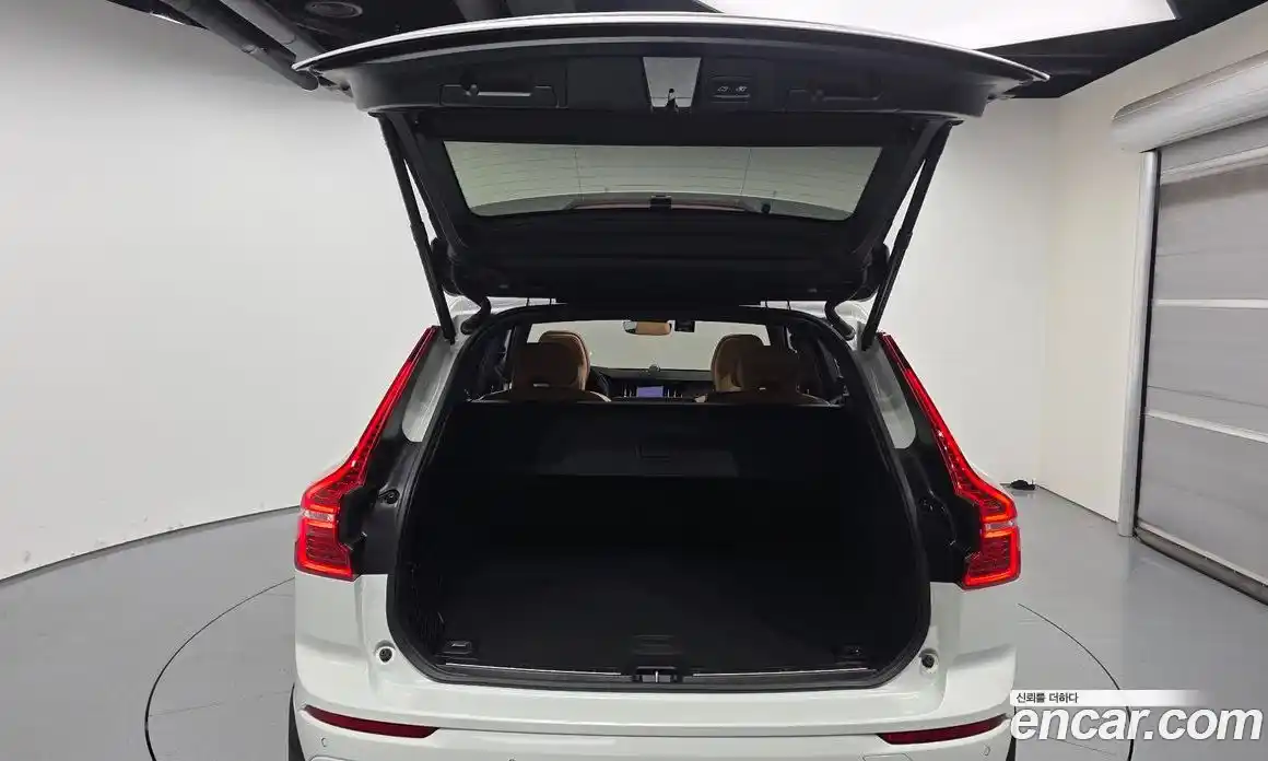 Volvo XC60 2022 2.0 Автомат в Москве № 212819, фото 20