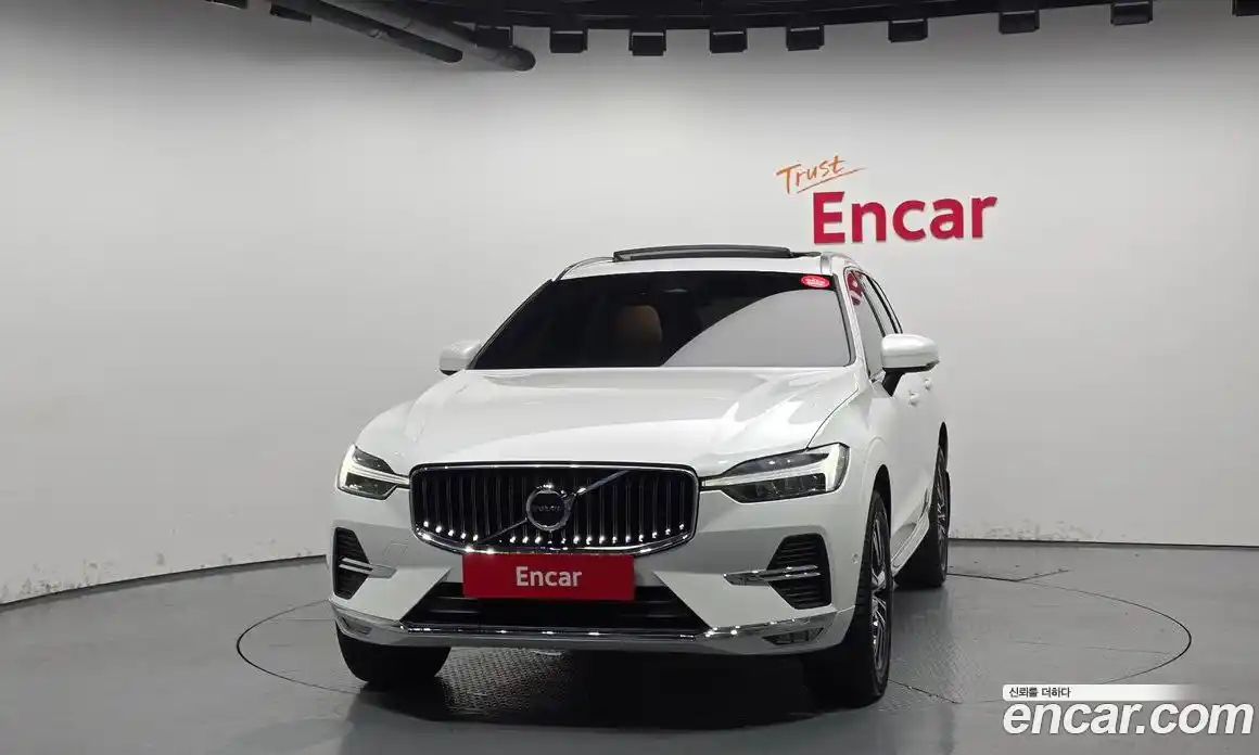 Volvo XC60 2022 2.0 Автомат в Москве № 212819, фото 3