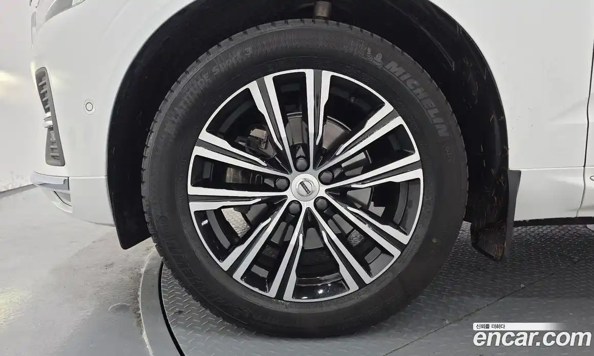 Volvo XC60 2022 2.0 Автомат в Москве № 212819, фото 5