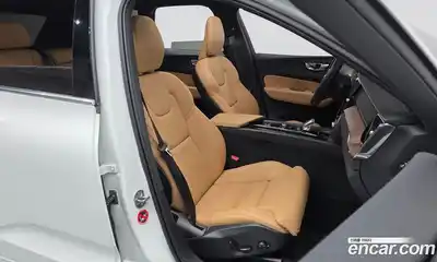 Volvo XC60 2022 2.0 Автомат в Москве № 212819, миниатюра 10