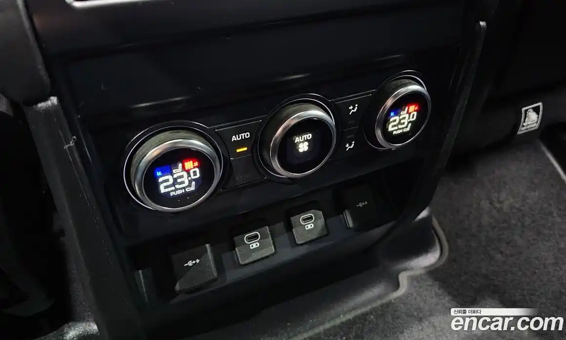 Land Rover Defender 2022 3.0 Автомат в Москве № 213621, фото 13