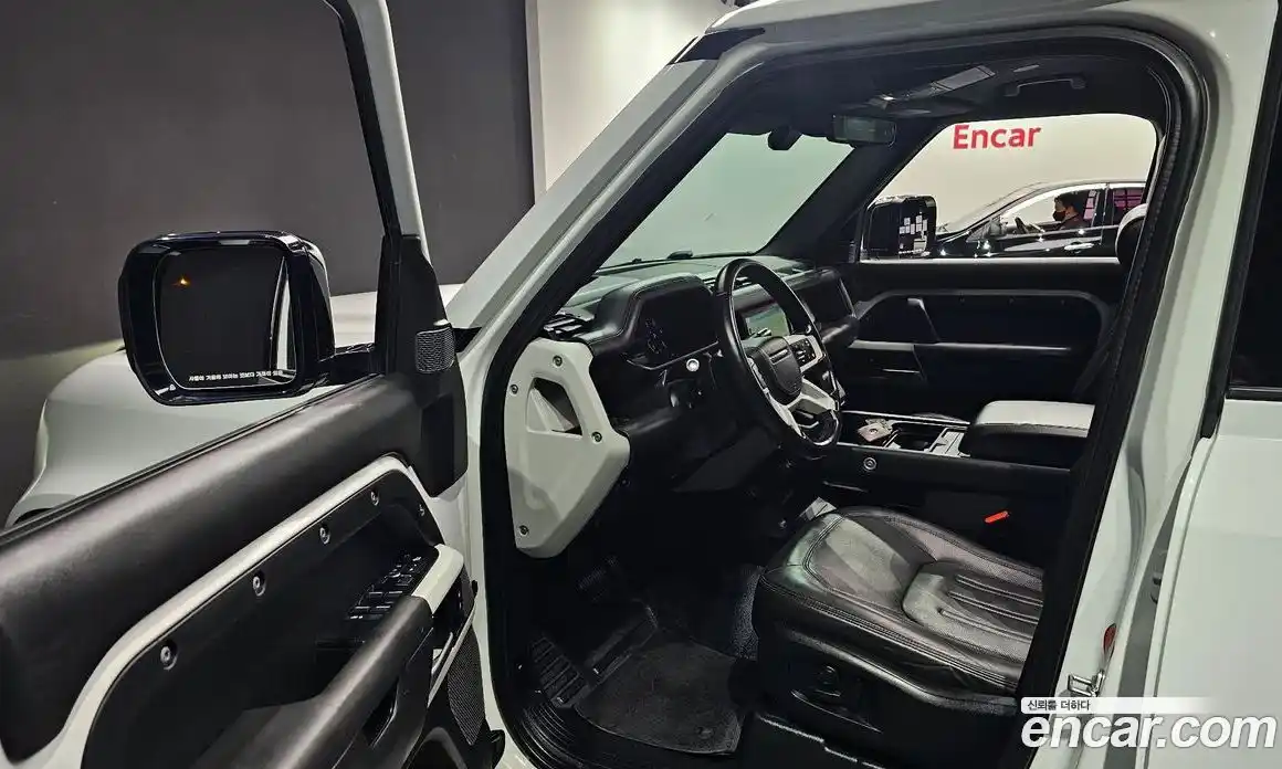 Land Rover Defender 2022 3.0 Автомат в Москве № 213621, фото 14