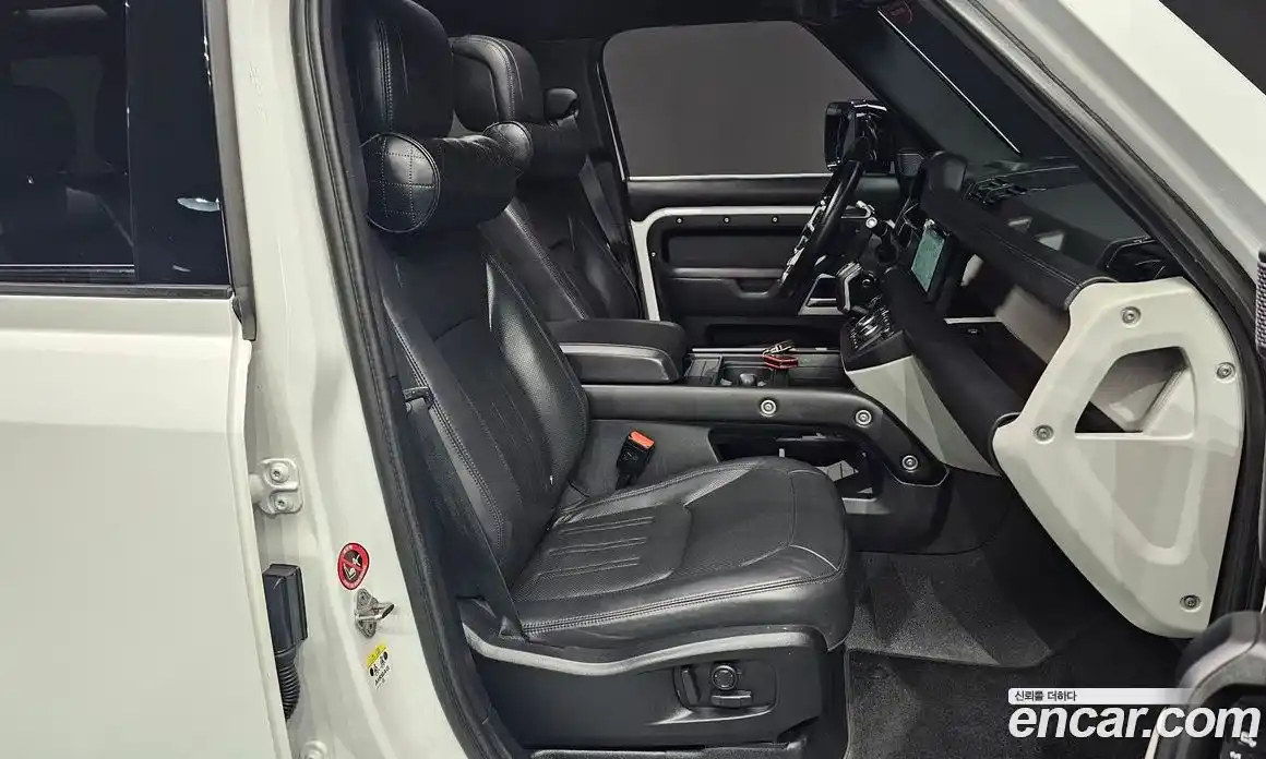 Land Rover Defender 2022 3.0 Автомат в Москве № 213621, фото 20