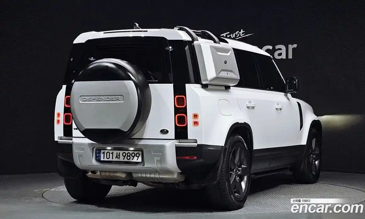 Land Rover Defender 2022 3.0 Автомат в Москве № 213621, фото 7