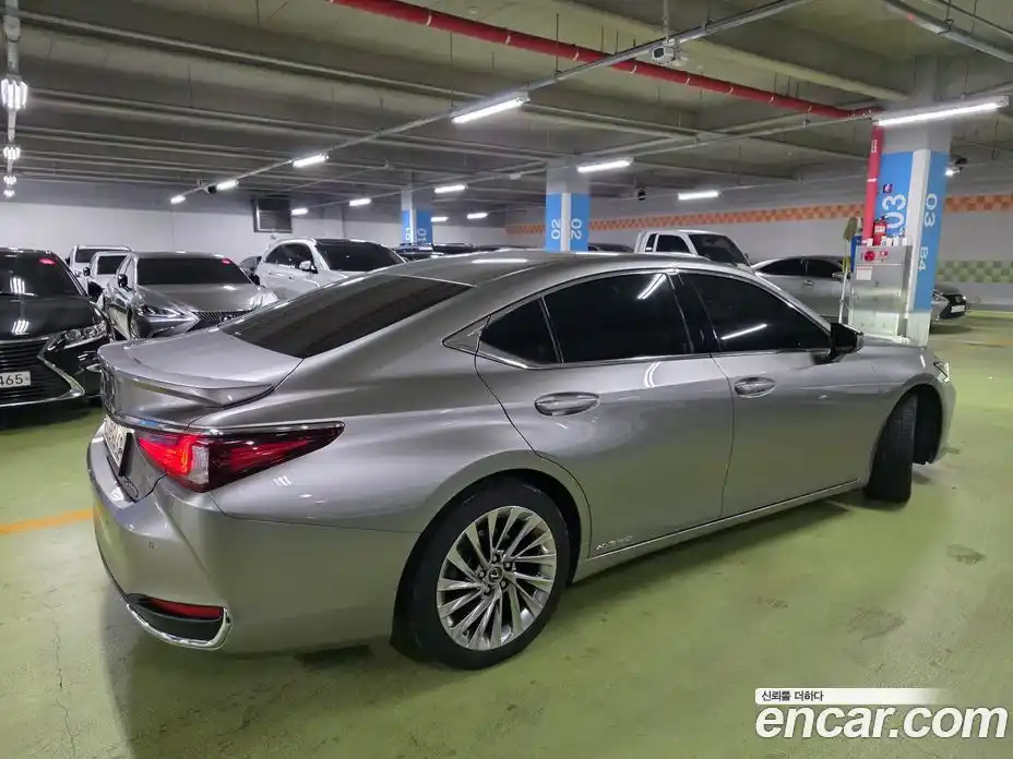 Lexus ES 2020 2.5 Автомат в Москве № 214860, фото 15