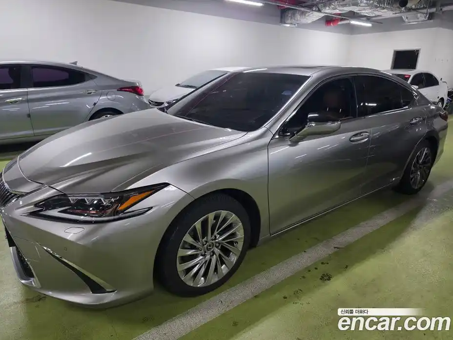 Lexus ES 2020 2.5 Автомат в Москве № 214860, фото 18