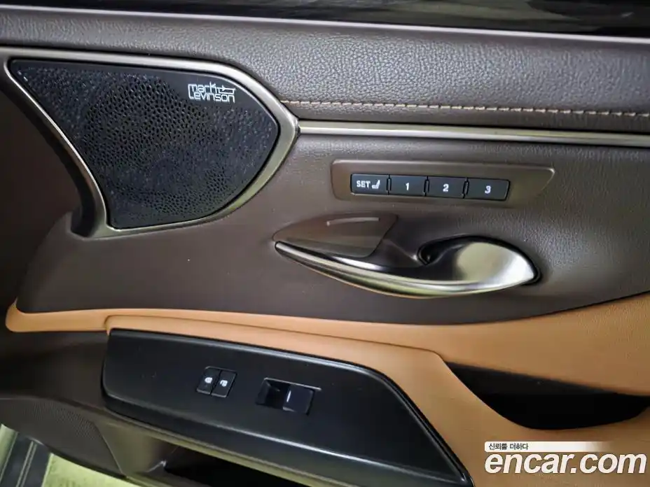 Lexus ES 2020 2.5 Автомат в Москве № 214860, фото 19