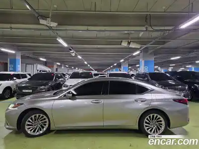 Lexus ES 2020 2.5 Автомат в Москве № 214860, миниатюра 2