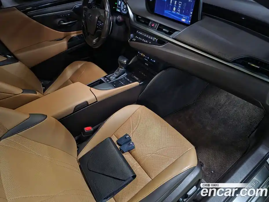 Lexus ES 2020 2.5 Автомат в Москве № 214860, фото 9