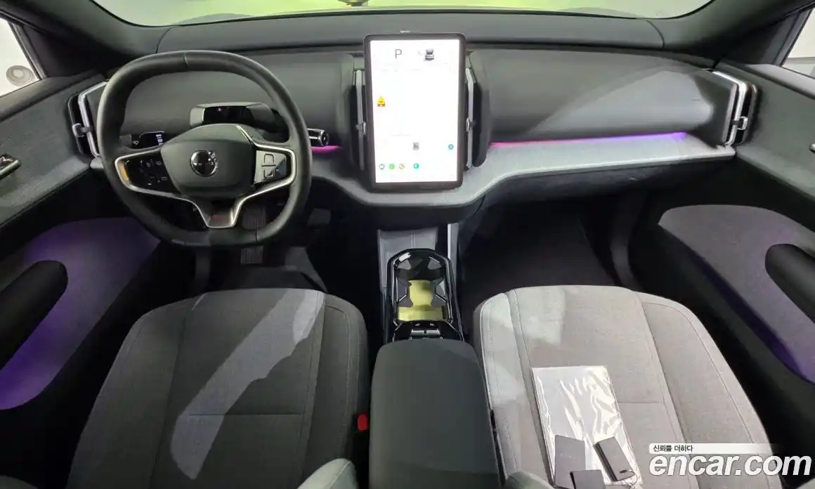 Volvo EX30 2025 0.2 Автомат в Москве № 227934, фото 1