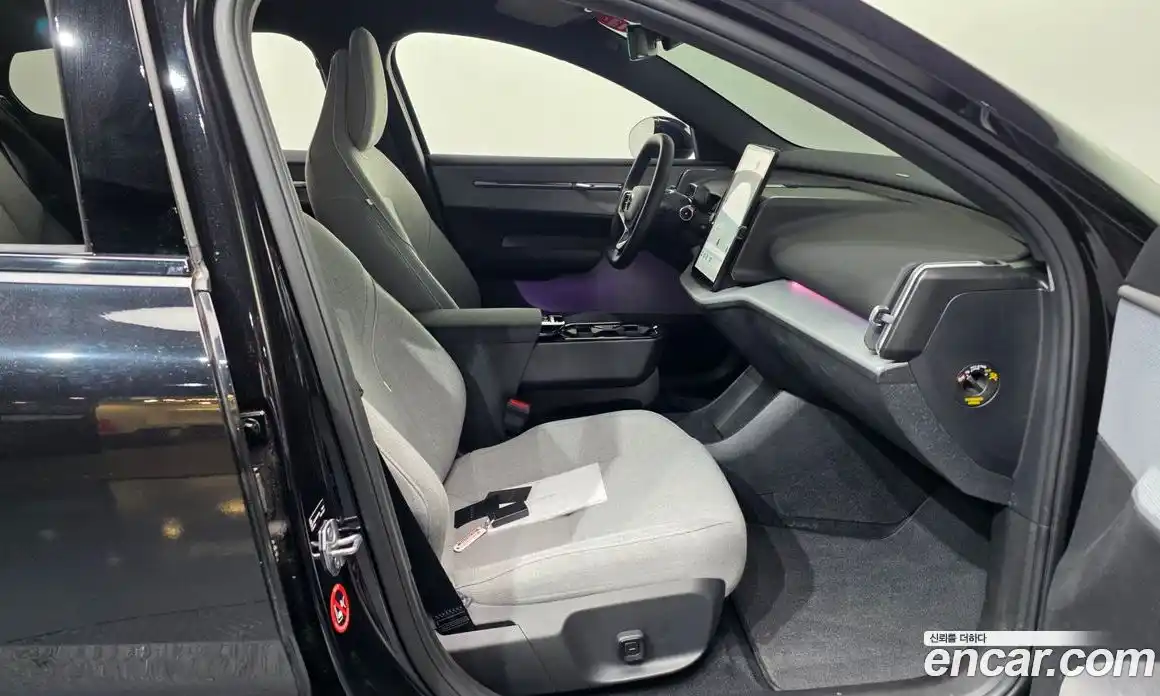 Volvo EX30 2025 0.2 Автомат в Москве № 227934, фото 3